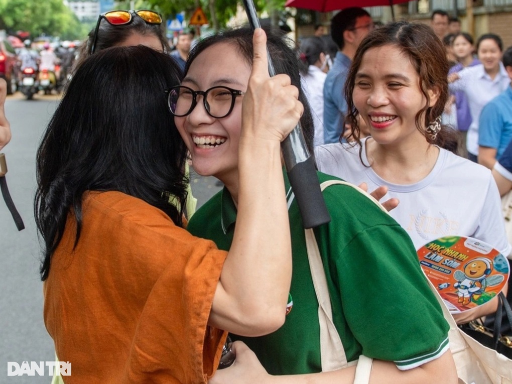 Hà Nội bỏ tuyển sinh lớp 10 song bằng, trường tư không được thi tuyển - 1 Hà Nội bỏ tuyển sinh lớp 10 song bằng, trường tư không được thi tuyển - 1