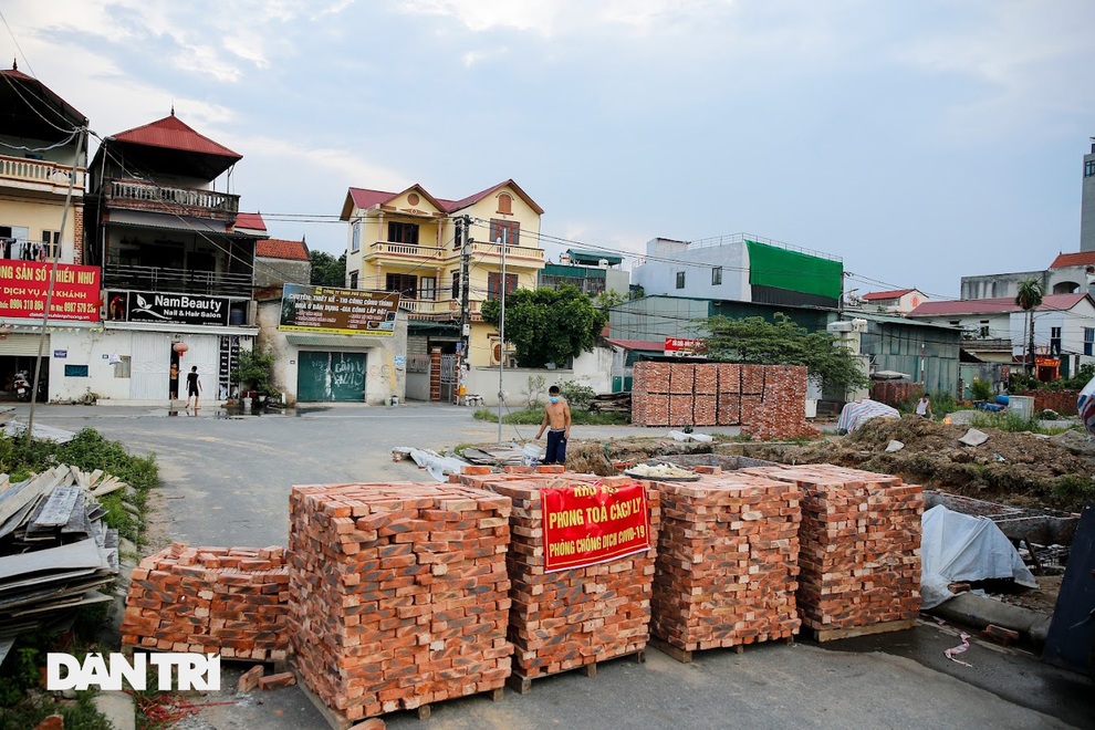Hà Nội: Sau ghi nhận 6 ca F0, xã An Khánh lập 14 chốt phong tỏa - 6 Hà Nội: Sau ghi nhận 6 ca F0, xã An Khánh lập 14 chốt phong tỏa - 6