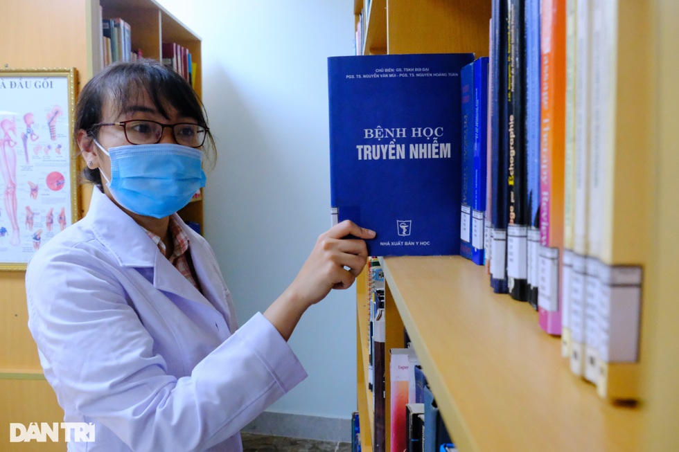 Vợ chồng giảng viên trường y dốc sức đưa nhiều F0 từ cửa tử trở về - 2 Vợ chồng giảng viên trường y dốc sức đưa nhiều F0 từ cửa tử trở về - 2