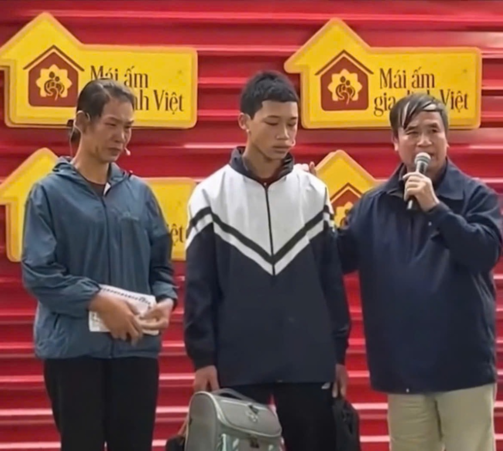 Gặp người đàn ông Hà Nội tặng 50m2 đất cho mẹ con nghèo trong thôn - 1