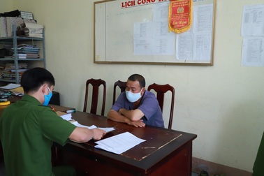 Phạt 5 triệu chủ quán cà phê có chồng xé biên bản của công an