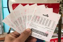 Trúng 50 giải Vietlott cùng lúc trị giá 70 tỷ đồng khi đang "lướt Facebook"