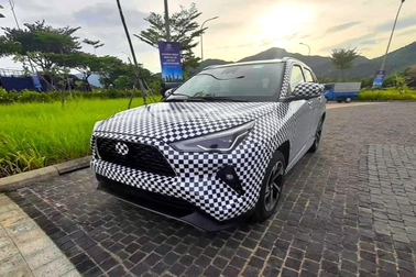 Toyota Yaris Cross 2023 lần đầu lộ diện, đại lý hé lộ trang bị gây bất ngờ