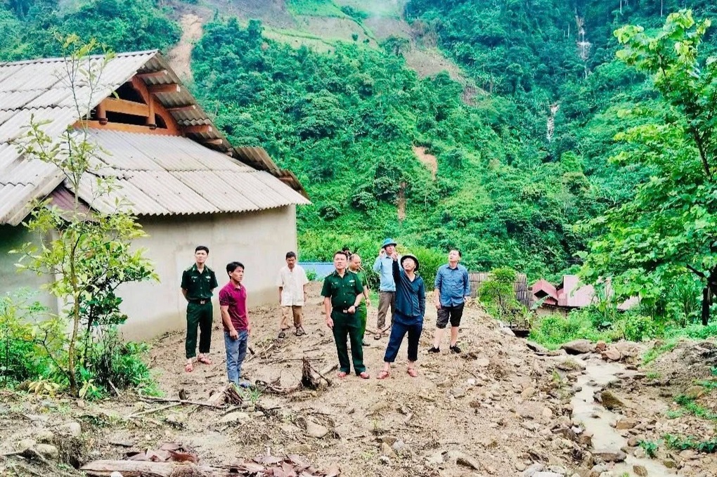 “Ám ảnh làng Nủ” dưới chân núi trời đánh - 3 “Ám ảnh làng Nủ” dưới chân núi trời đánh - 3