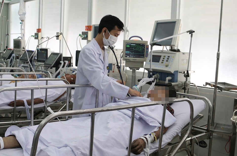 Cháy nhà lúc rạng sáng, 3 người bỏng nặng - 1 Cháy nhà lúc rạng sáng, 3 người bỏng nặng - 1