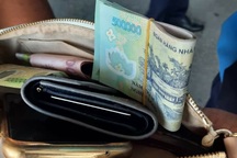 Bảo vệ trả lại 50 triệu đồng cùng iPhone nhặt được ở bệnh viện