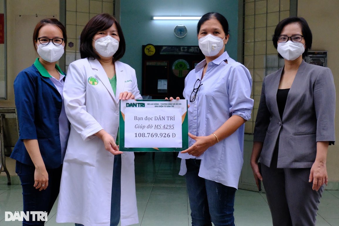Bé Mén, con gái của 52 y bác sĩ bệnh viện nhi được giúp hơn 108 triệu đồng - 1 Bé Mén, con gái của 52 y bác sĩ bệnh viện nhi được giúp hơn 108 triệu đồng - 1