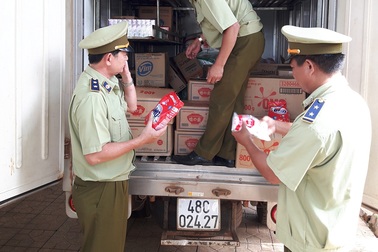 Tiêu hủy hàng loạt sản phẩm không rõ nguồn gốc, xuất xứ