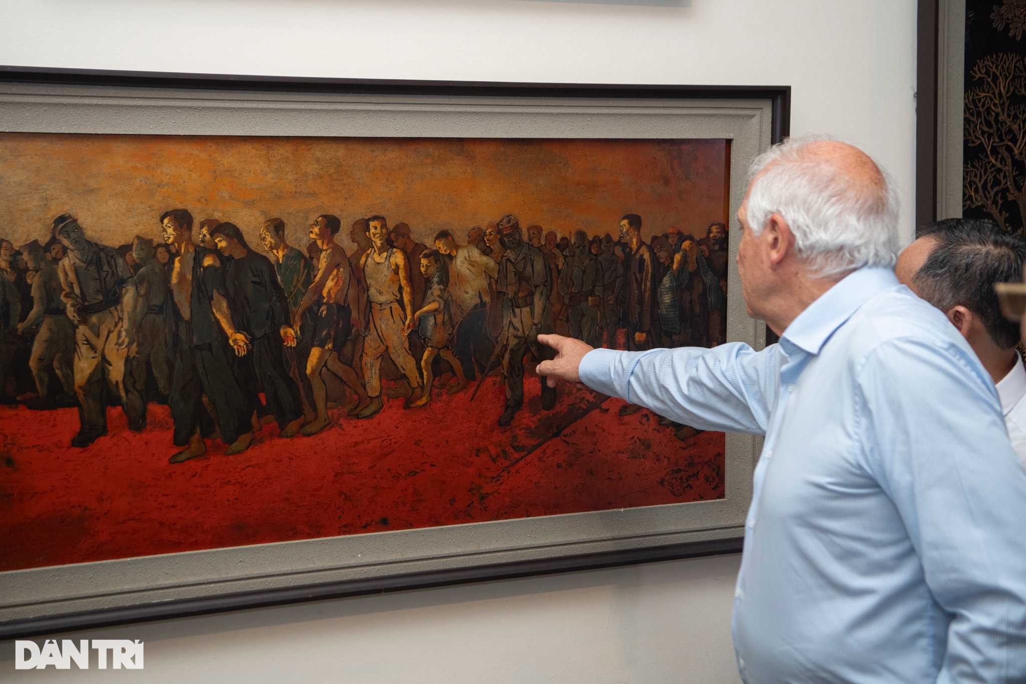 یورپی کمیشن کے نائب صدر نے ویتنامی کافی اور تازگی بخش مشروبات سے لطف اندوز ہوتے ہیں - 4 Phó Chủ tịch Ủy ban châu Âu thích thú cà phê và đồ uống giải nhiệt Việt Nam - 4