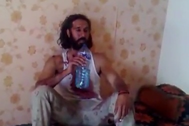 Xuất hiện video ông Gadhafi bị đánh, con trai hút thuốc trước khi chết