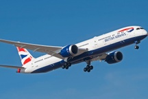 Tiếp viên khỏa thân mất kiểm soát trên máy bay đến Anh sau khi dùng ma túy