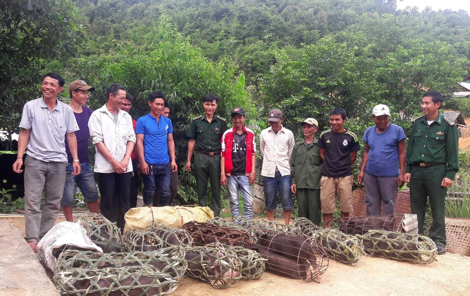 Bài 3: Phát huy trách nhiệm, thiết thực giúp xã nghèo - 2 Bài 3: Phát huy trách nhiệm, thiết thực giúp xã nghèo - 2