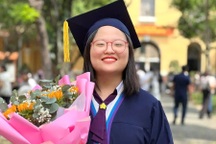 Nữ sinh lớp Tích hợp đạt điểm 10 tiếng Anh tốt nghiệp: "Học từ chính thầy cô"