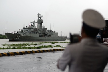 Khám phá tàu chiến Úc đang đậu tại cảng Sài Gòn