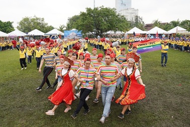 Nhân tố con người và những nguồn lực vệ tinh