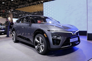 VinFast VF 7 gây chú ý tại Triển lãm ô tô Paris, 2023 sẽ bán tại Việt Nam