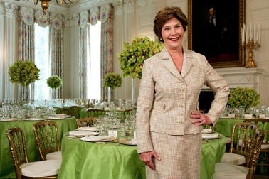 Bí mật để các Đệ nhất Phu nhân Mỹ không lặp phục trang và không "đụng hàng"