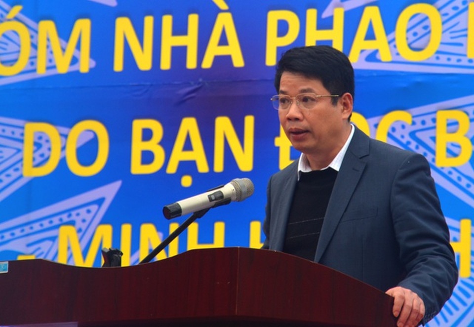 Người dân vùng rốn lũ vui mừng khánh thành xóm nhà phao cứu sinh - 7 Người dân vùng rốn lũ vui mừng khánh thành xóm nhà phao cứu sinh - 7