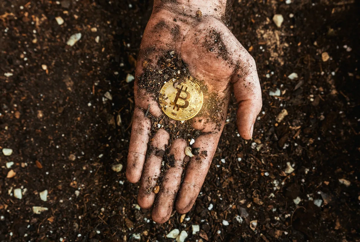 ការរាប់ថយក្រោយទៅកាន់ Bitcoin ចុងក្រោយ៖ សមរភូមិដ៏កាចសាហាវចាប់ផ្តើម - ៣ Đếm ngược đến đồng bitcoin cuối cùng: Cuộc chiến khốc liệt bắt đầu - 3