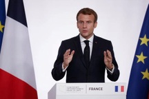 Tổng thống Pháp bí mật thay đổi màu quốc kỳ hơn một năm