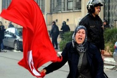 Tunisia rung chuyển vì bạo động
