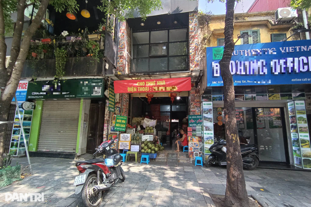 Giá thuê cao, mặt bằng kinh doanh nhà phố ế khách thuê - 1