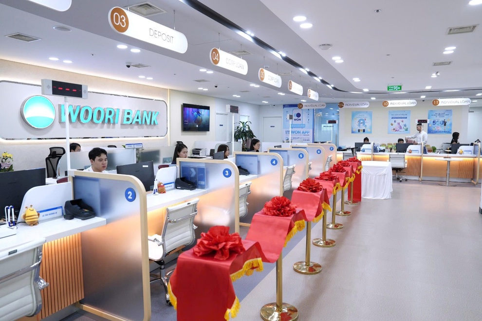 Woori Bank chuyển địa điểm chi nhánh Hà Nội, tích hợp dịch vụ quản lý “Two chairs” - 2 Woori Bank chuyển địa điểm chi nhánh Hà Nội, tích hợp dịch vụ quản lý “Two chairs” - 2