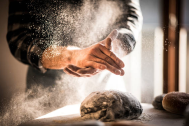 Khổ vì chồng hàng xóm yêu bếp