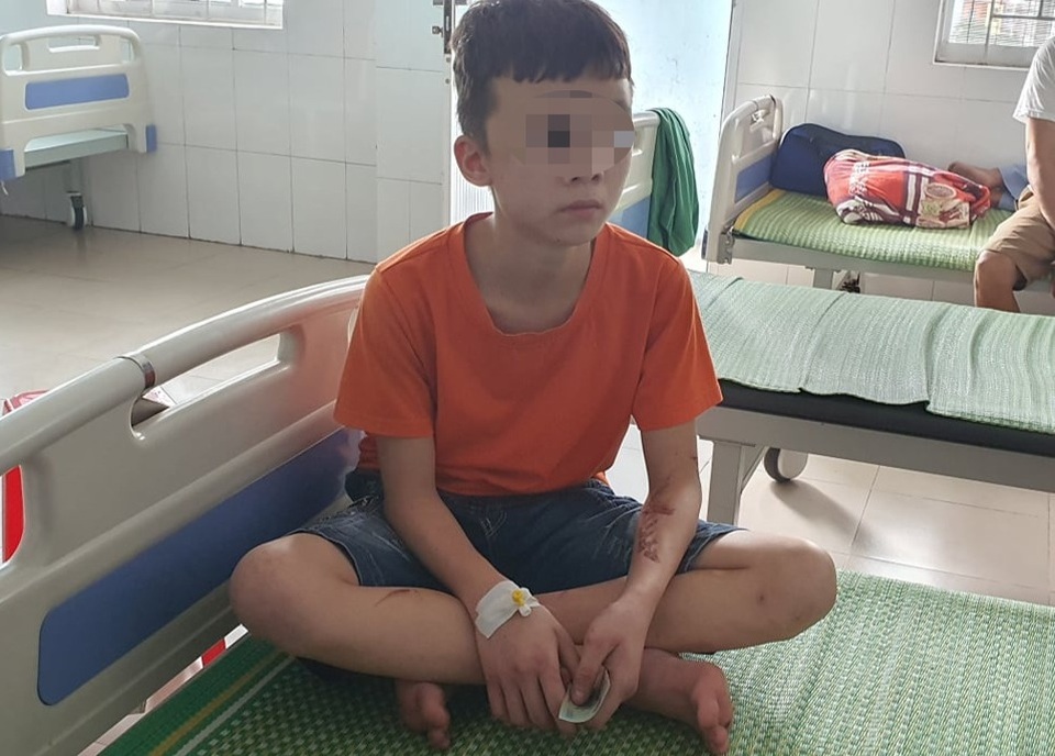 Nữ chủ quán bánh xèo: Nhân viên ăn vụng, ở bẩn... nên đánh để dạy dỗ (!?) - 2 Nữ chủ quán bánh xèo: Nhân viên ăn vụng, ở bẩn... nên đánh để dạy dỗ (!?) - 2