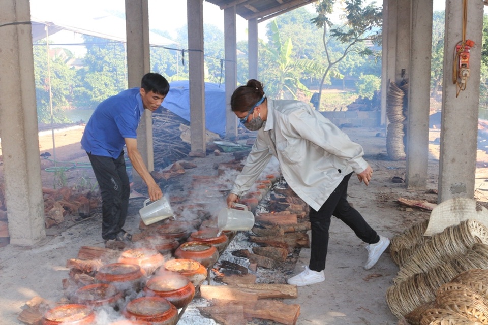 Hà Nam: Kiếm bộn tiền từ nồi cá kho làng “Vũ Đại” ngày cận Tết - 3 Hà Nam: Kiếm bộn tiền từ nồi cá kho làng “Vũ Đại” ngày cận Tết - 3