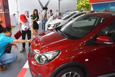 Cuộc đua giảm giá ô tô ngày càng quyết liệt
