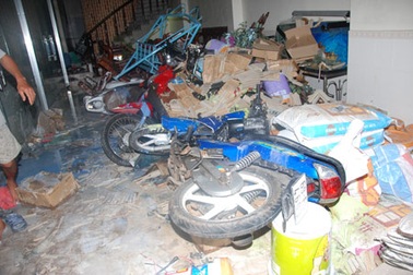 Khởi tố 30 đối tượng đập phá bệnh viện Năm Căn, cướp bóc nhà bác sĩ