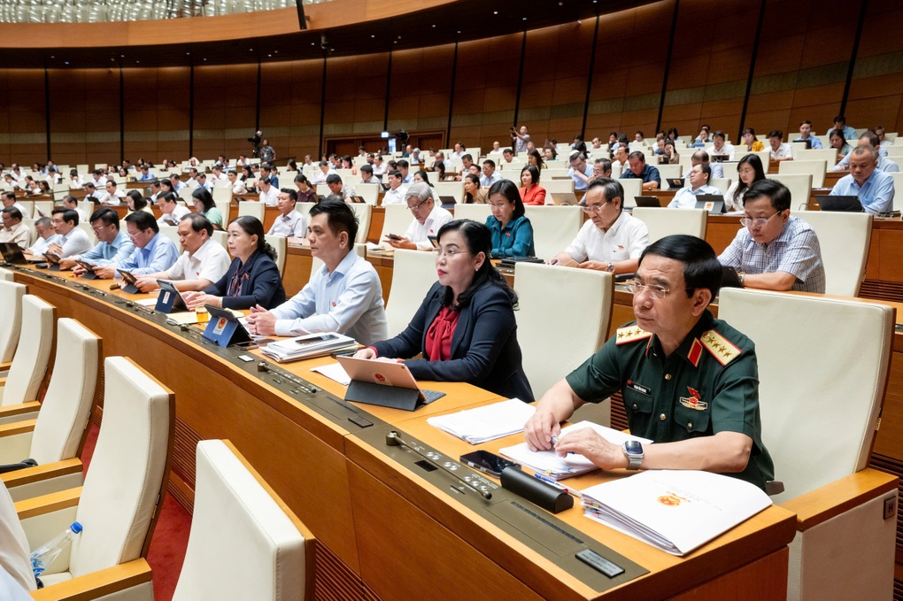 Đại biểu Quốc hội: Không thể phát hiện người tài bằng hồ sơ, bằng cấp - 2 Đại biểu Quốc hội: Không thể phát hiện người tài bằng hồ sơ, bằng cấp - 2