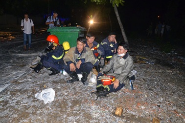 200 lính cứu hỏa vắt kiệt sức chữa cháy công ty hóa chất suốt đêm