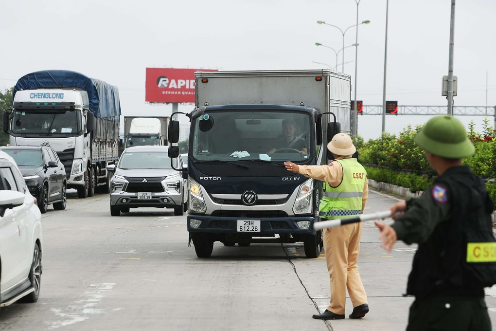 Phân luồng tạm thời các tuyến cao tốc trong ngày 21/8 - 1 Phân luồng tạm thời các tuyến cao tốc trong ngày 21/8 - 1