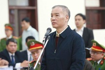 Cựu Chủ tịch MobiFone khóc nghẹn xin giảm nhẹ cho thuộc cấp