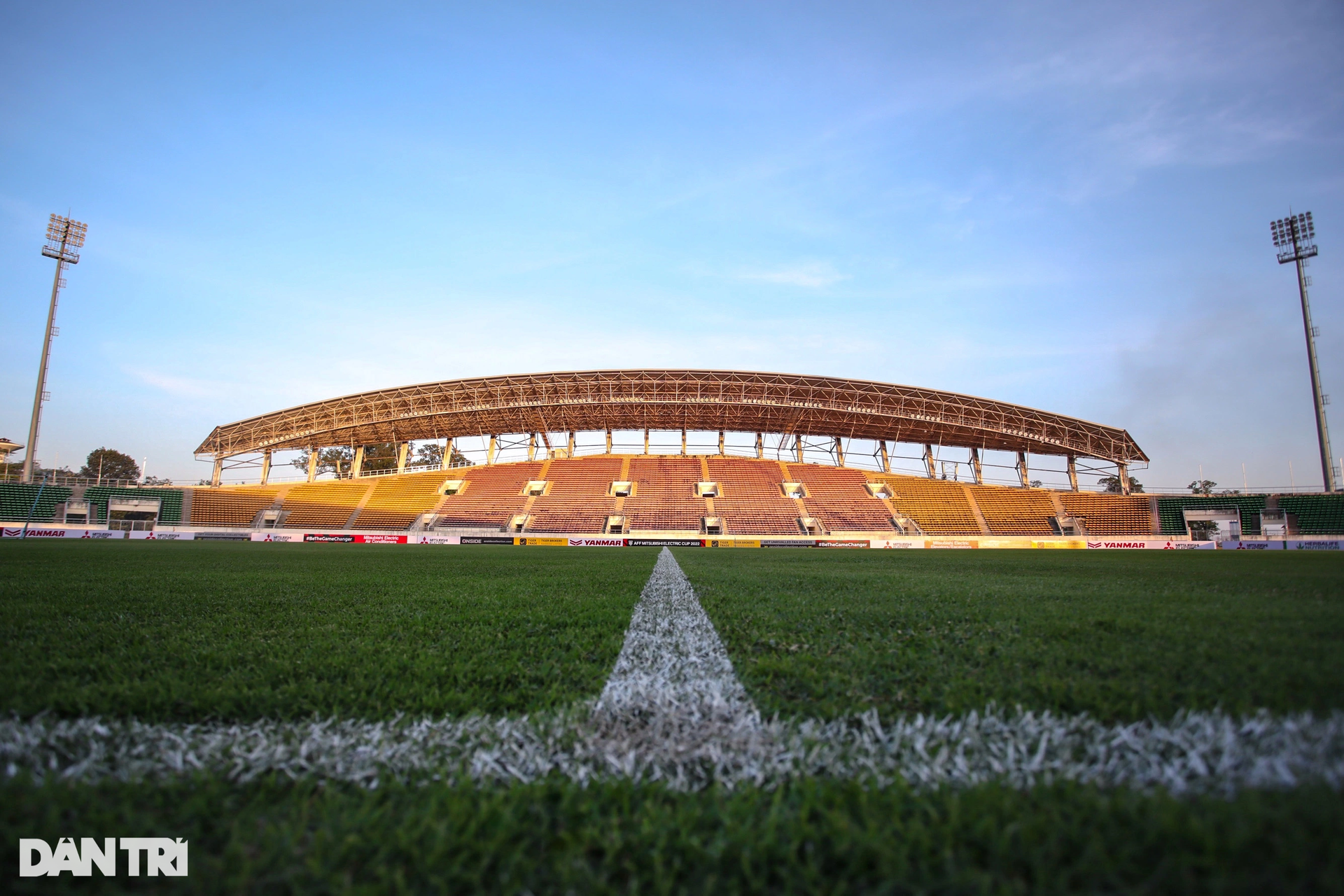 Cận cảnh SVĐ quốc gia Lào trước ngày chủ nhà gặp tuyển Việt Nam tại AFF Cup - 9 Cận cảnh SVĐ quốc gia Lào trước ngày chủ nhà gặp tuyển Việt Nam tại AFF Cup - 9
