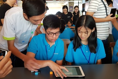 Học sinh Sài Gòn tự thiết lập chuỗi tự động hóa qua điện thoại