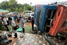 Lật xe khách ở Đắk Lắk, 4 người tử vong