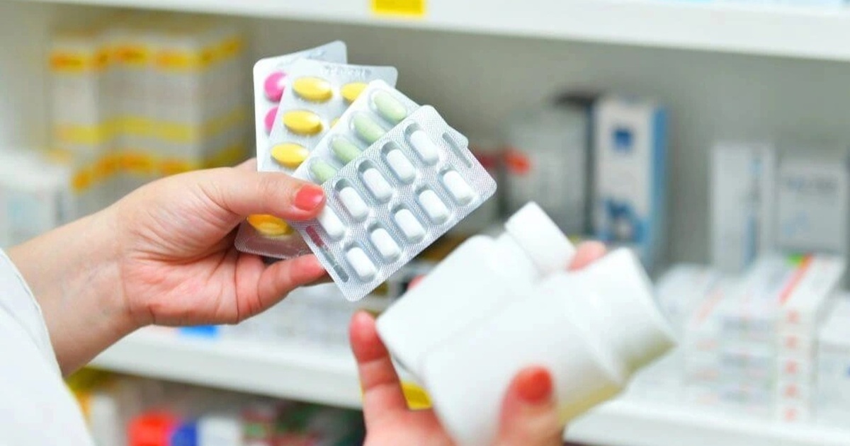 Thuốc nào cũng đủ giấy phép, nhà thuốc than trời