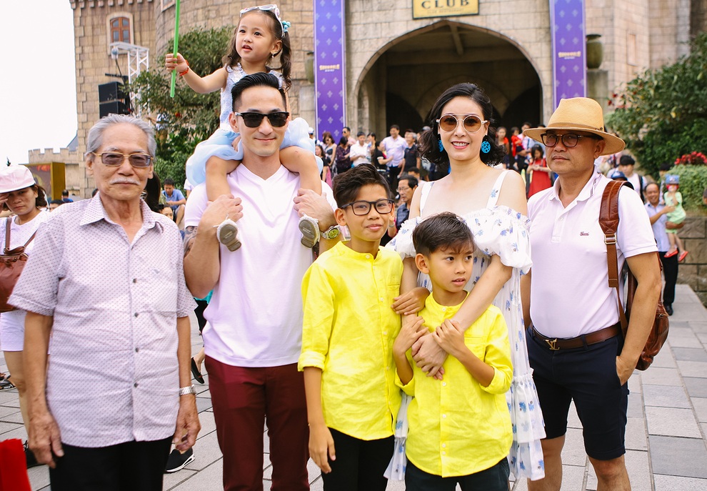 Gia đình Hoa hậu Hà Kiều Anh cùng tổ chức tang lễ cho NSƯT Quốc Trụ ở Mỹ - 2 Gia đình Hoa hậu Hà Kiều Anh cùng tổ chức tang lễ cho NSƯT Quốc Trụ ở Mỹ - 2