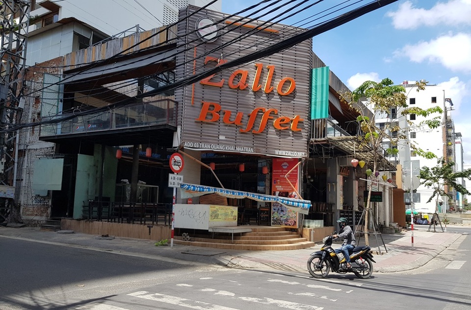 Nha Trang: Khách sạn, nhà hàng vẫn đóng cửa, trầm lắng trong dịp lễ 30/4 - 4 Nha Trang: Khách sạn, nhà hàng vẫn đóng cửa, trầm lắng trong dịp lễ 30/4 - 4