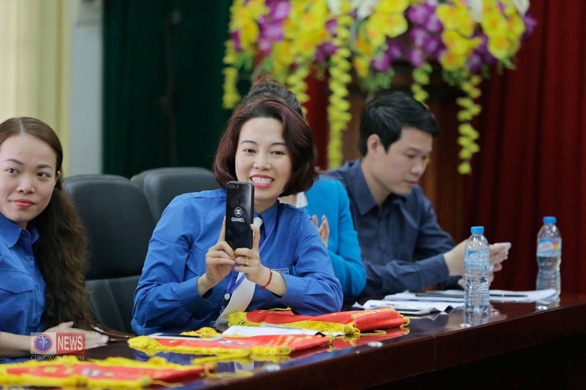 Nữ đại sứ nghề 8X: Vẽ đường kiếm tiền bằng nghề cho sinh viên - 1 Nữ đại sứ nghề 8X: Vẽ đường kiếm tiền bằng nghề cho sinh viên - 1