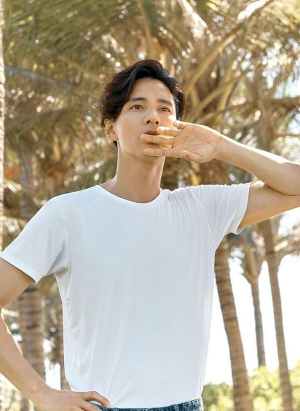 Mê mẩn trước vẻ ngoài “trẻ mãi không già” của “ông chú” Won Bin - 11 Mê mẩn trước vẻ ngoài “trẻ mãi không già” của “ông chú” Won Bin - 11