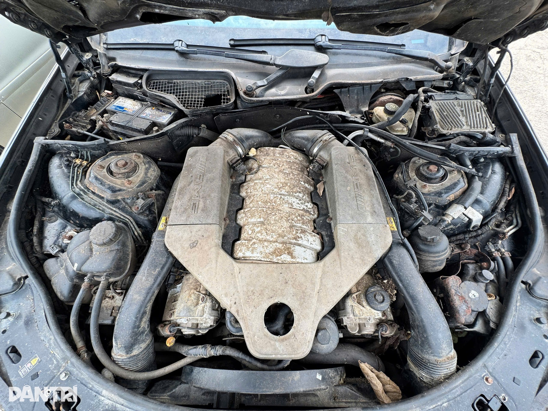 Bên trong chiếc Mercedes S 63 bỏ hoang gần 10 năm đang bán 88 triệu đồng - 6