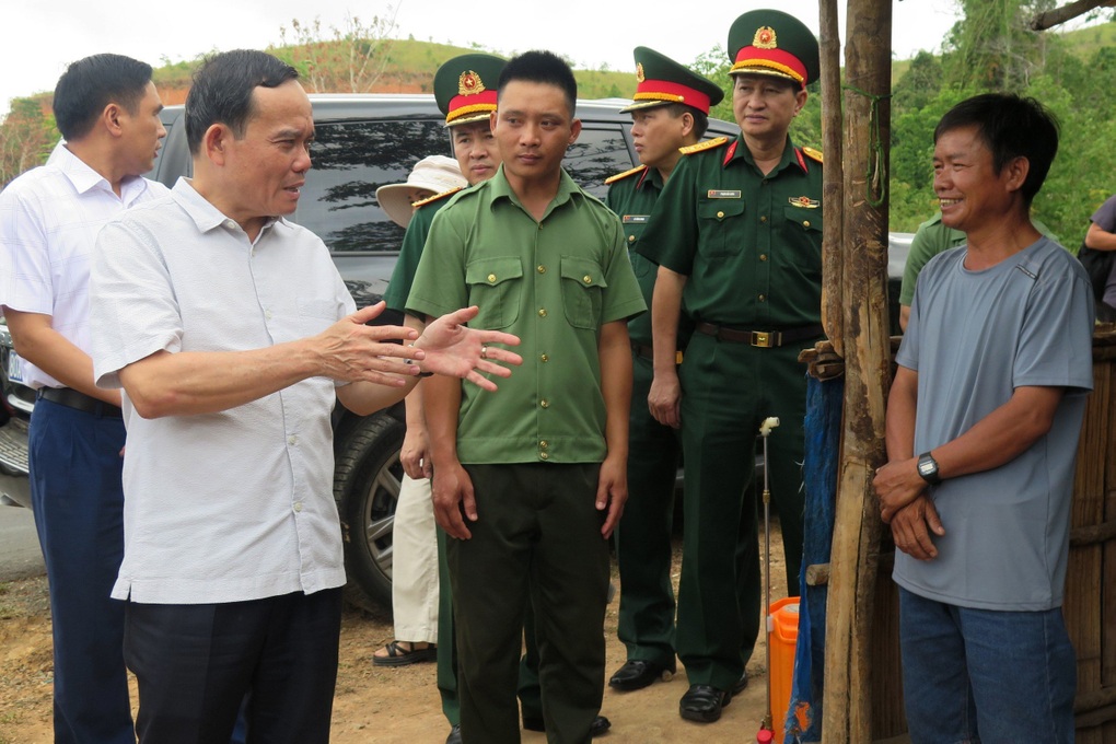 Phó Thủ tướng Trần Lưu Quang: Bảo vệ rừng không nên ỷ lại - 2 Phó Thủ tướng Trần Lưu Quang: Bảo vệ rừng không nên ỷ lại - 2