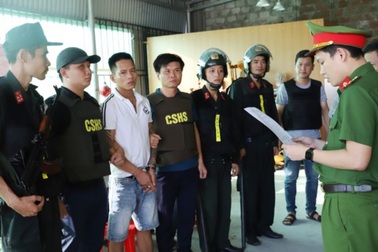 Triệt phá băng nhóm chuyên thu phí bảo kê