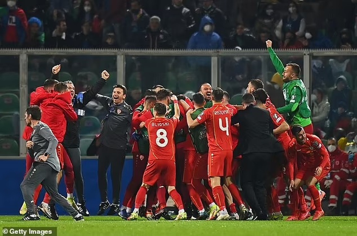 HLV Mancini sẵn sàng nghỉ việc sau khi Italia không giành vé dự World Cup - 3 HLV Mancini sẵn sàng nghỉ việc sau khi Italia không giành vé dự World Cup - 3