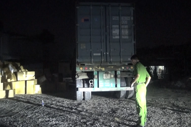 Đường dây “rút ruột” hàng hiệu giá trị gần 19 tỷ đồng bị triệt phá thế nào?