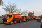 Chú rể dùng 9 xe hút chất thải rước dâu, gây sốt mạng Trung Quốc